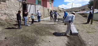 Başkale'de Kızılca Mahallesi'nde parke taşı çalışmaları sürüyor 