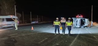 Başkale'de minibüsle Tır’ın çarpıştığı kazada 13 kişi yaralandı