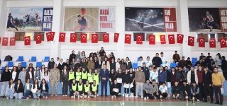 Başkale'de Okullar arası Voleybol Turnuvası’nda Final Heyecanı